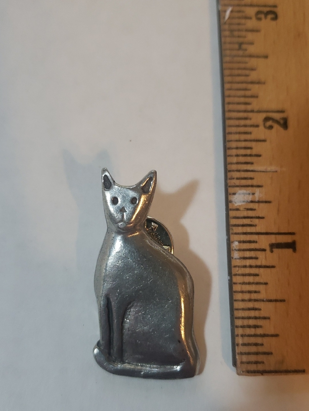 Vintage 1996 Barker Pewter Sitting Cat Pin Genuine USA